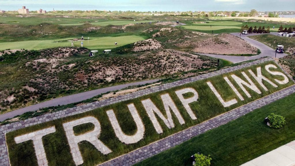 Trump Hưng Yên - SIêu dự án 1,5 tỷ USD 5 Trump Organization nhượng quyền kiểm soát sân golf ở New York cho Bally's Corporation